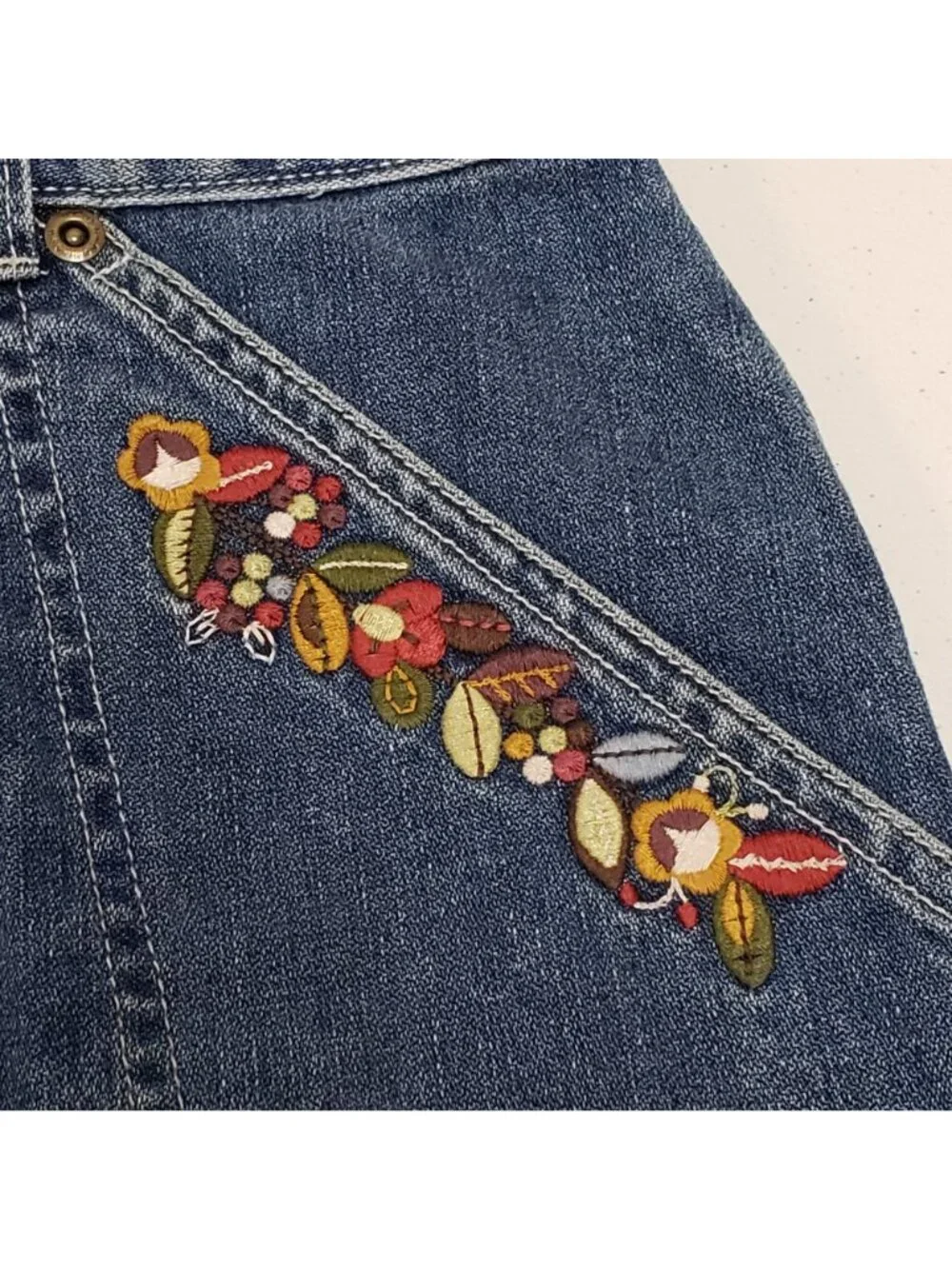 OshKosh Girls Denim Skirt Size 10 Floral Embroidered